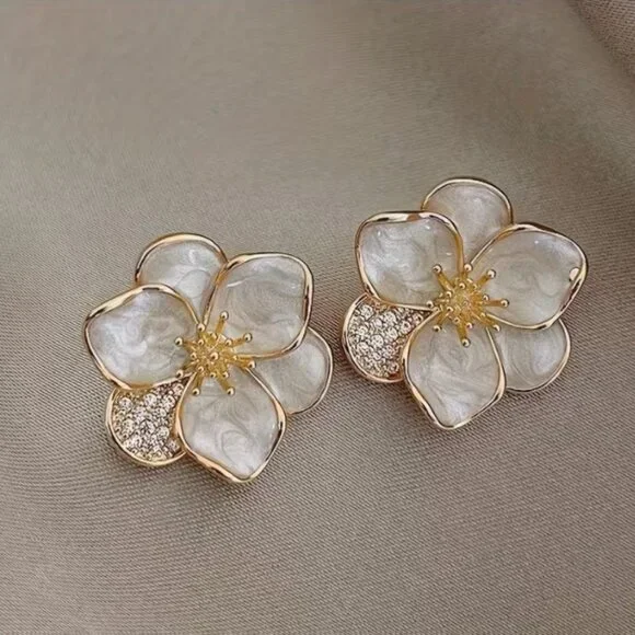 Vintage inspired Enamel Flower Floral Rhinestone Crystal Stud Fashion Earrings - Picture 4 of 5